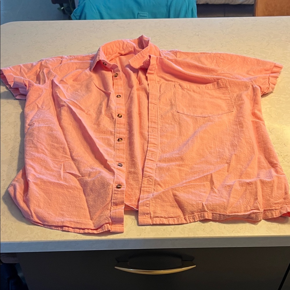 Casual Short-Sleeve Button-Down Shirt in Coral Pink